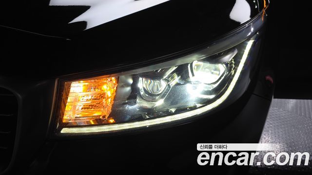 Kia Canival 2019 — photo 8