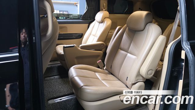 Kia Canival 2019 — photo 16