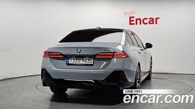 BMW 5-Series 2024 — photo 4
