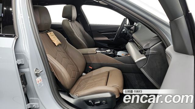 BMW 5-Series 2024 — photo 11
