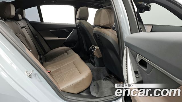 BMW 5-Series 2024 — photo 12