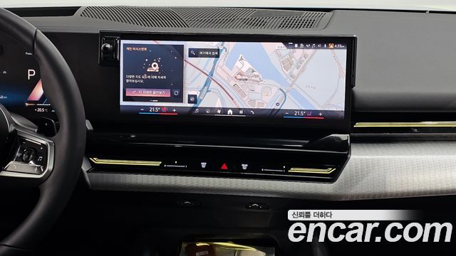 BMW 5-Series 2024 — photo 15