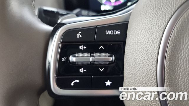 Kia Canival 2022 — photo 18