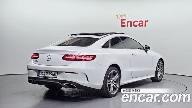 Mercedes-Benz E-Class 2017 — photo 2