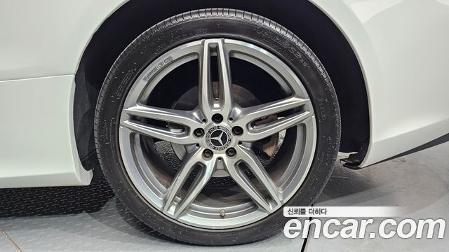 Mercedes-Benz E-Class 2017 — photo 7