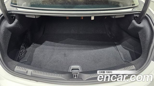 Mercedes-Benz E-Class 2017 — photo 31