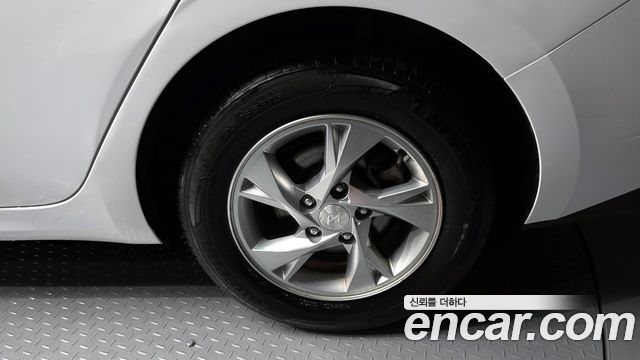 Hyundai AVANTE 2022 — photo 7