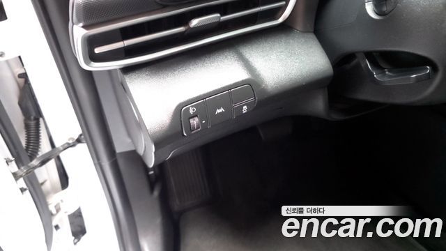 Hyundai AVANTE 2022 — photo 30