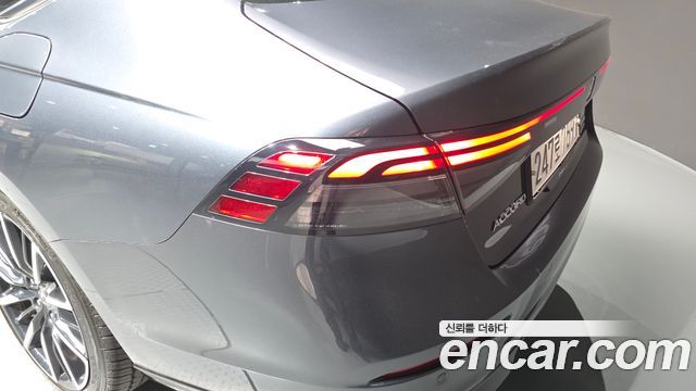 Honda Accord 2023 — photo 9