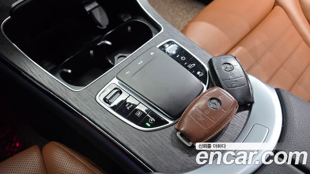 Mercedes-Benz GLC-Class 2022 — photo 12