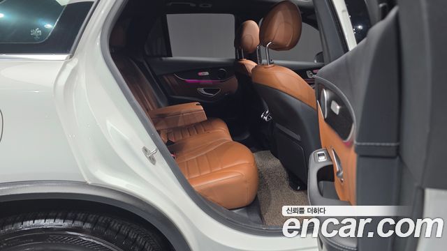 Mercedes-Benz GLC-Class 2022 — photo 17