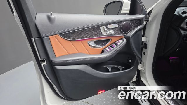 Mercedes-Benz GLC-Class 2022 — photo 14
