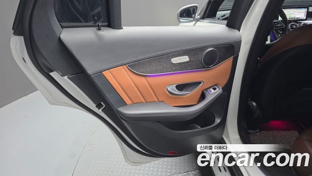 Mercedes-Benz GLC-Class 2022 — photo 15