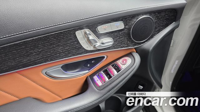 Mercedes-Benz GLC-Class 2022 — photo 27