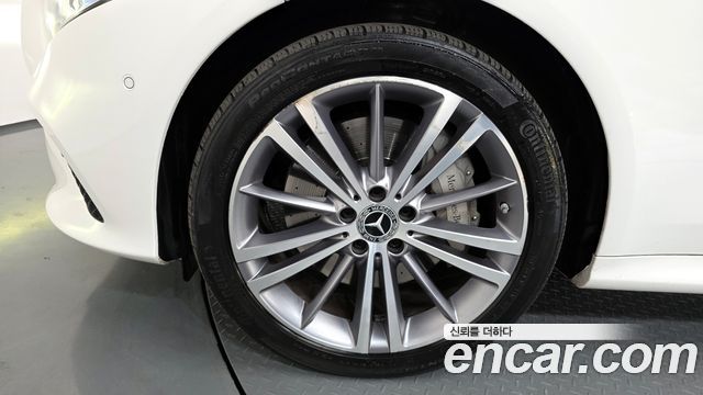 Mercedes-Benz CLS-Class 2019 — photo 5