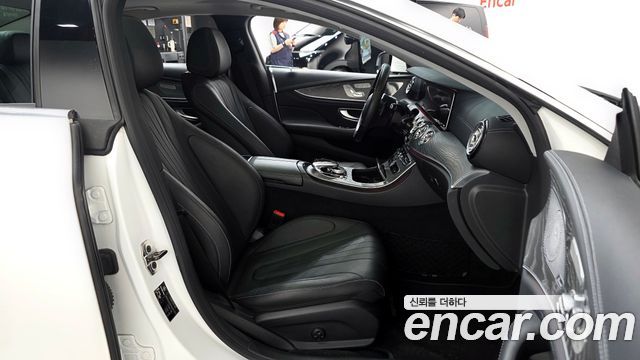 Mercedes-Benz CLS-Class 2019 — photo 16