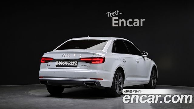 Audi A4 2019 — photo 2