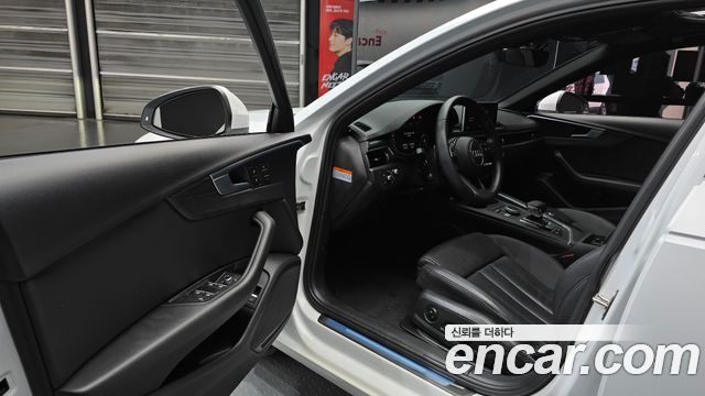 Audi A4 2019 — photo 10