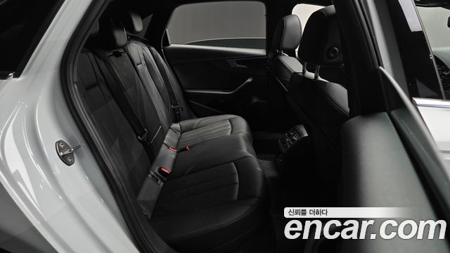 Audi A4 2019 — photo 11