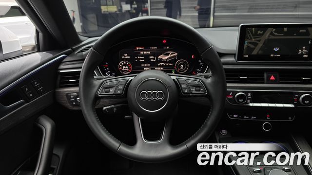 Audi A4 2019 — photo 13