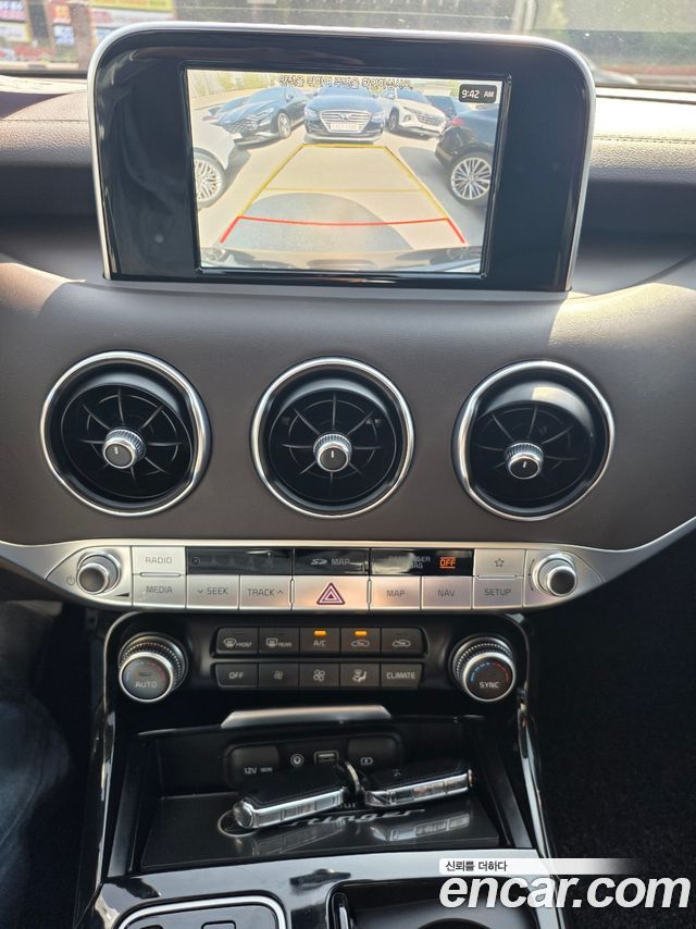 Kia Stinger 2018 — photo 13