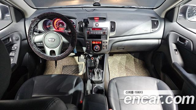 Kia Porte 2012 — photo 7