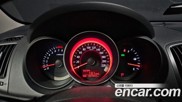 Kia Porte 2012 — photo 8