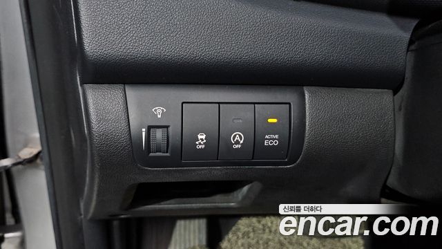 Kia Porte 2012 — photo 16