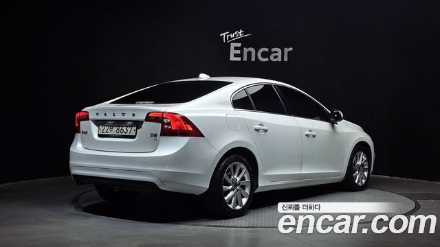 Volvo S60 2015 — photo 2
