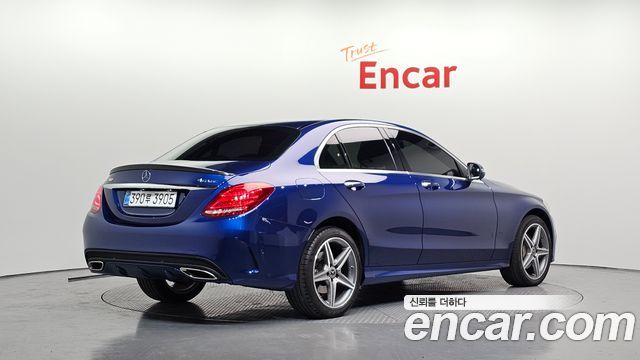 Mercedes-Benz C-Class 2018 — photo 2