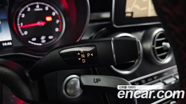 Mercedes-Benz C-Class 2018 — photo 12