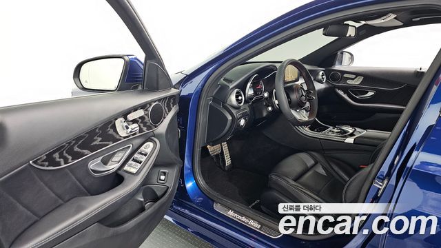 Mercedes-Benz C-Class 2018 — photo 13