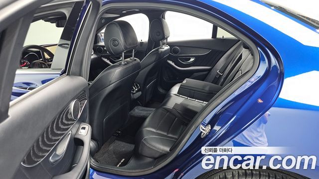 Mercedes-Benz C-Class 2018 — photo 17