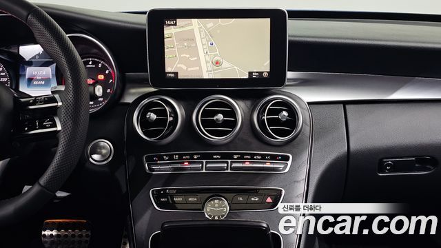 Mercedes-Benz C-Class 2018 — photo 25