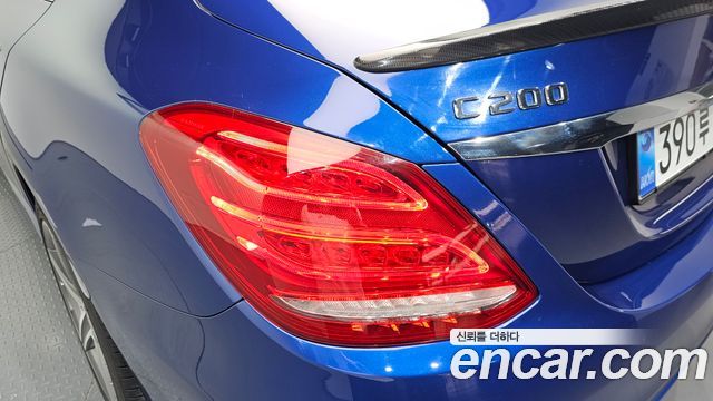 Mercedes-Benz C-Class 2018 — photo 9