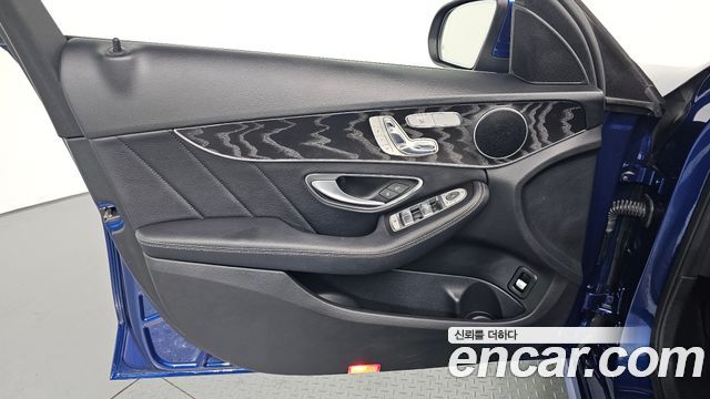 Mercedes-Benz C-Class 2018 — photo 14