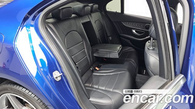 Mercedes-Benz C-Class 2018 — photo 16