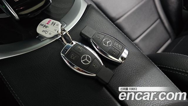 Mercedes-Benz C-Class 2018 — photo 27