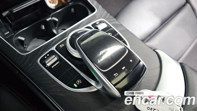 Mercedes-Benz C-Class 2018 — photo 28