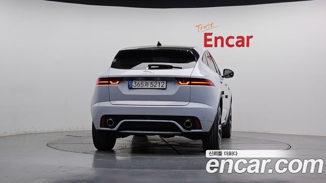 Jaguar E-PACE 2018 — photo 4