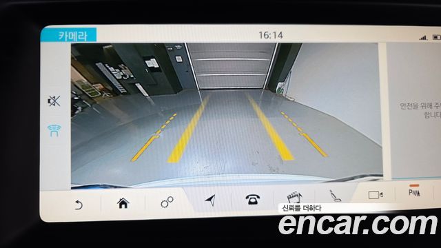 Jaguar E-PACE 2018 — photo 23