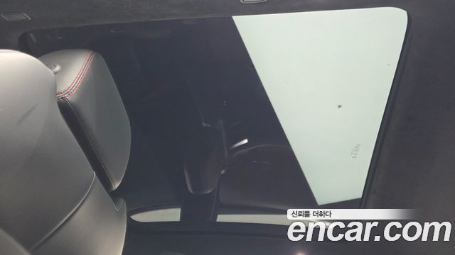 Jaguar E-PACE 2018 — photo 25