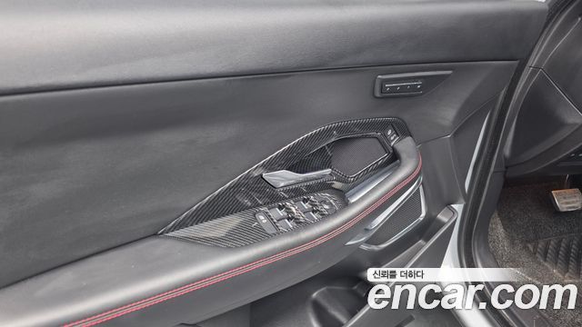 Jaguar E-PACE 2018 — photo 14
