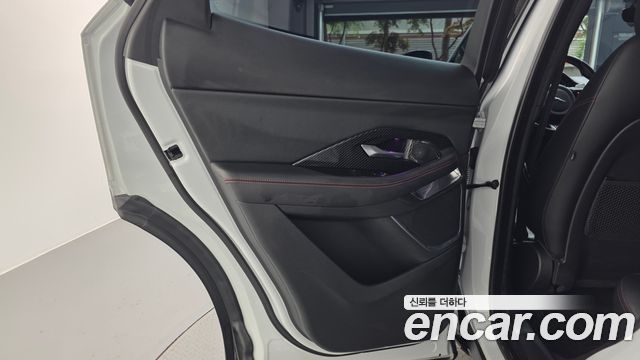 Jaguar E-PACE 2018 — photo 15