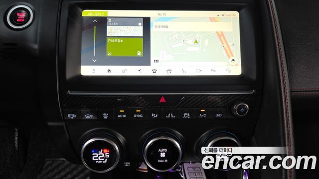 Jaguar E-PACE 2018 — photo 28