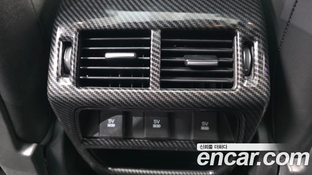 Jaguar E-PACE 2018 — photo 29