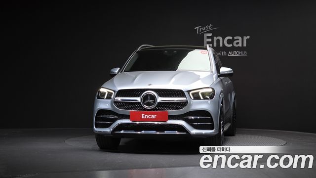 Mercedes-Benz GLE-Class 2023 — photo 3