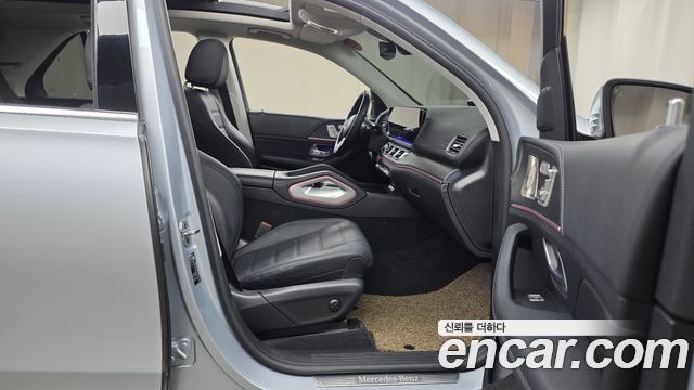 Mercedes-Benz GLE-Class 2023 — photo 17