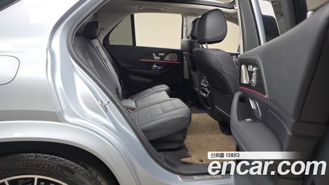Mercedes-Benz GLE-Class 2023 — photo 18