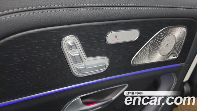 Mercedes-Benz GLE-Class 2023 — photo 24